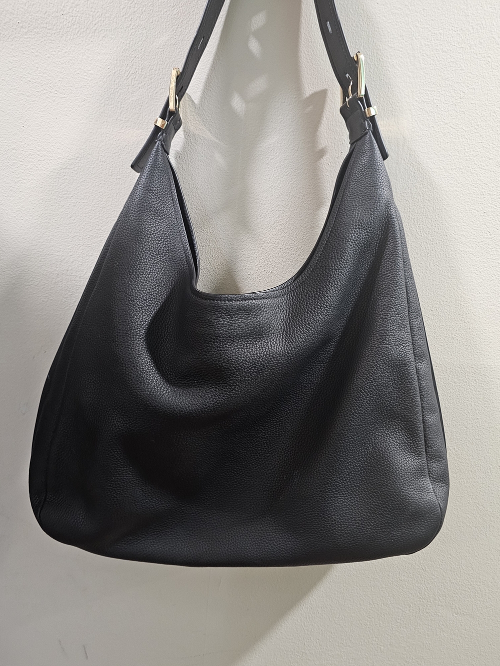 0Black Leather Michael Kors Hobo Bag - Classic Everyday Shoulder Tote - Picture 4 of 5